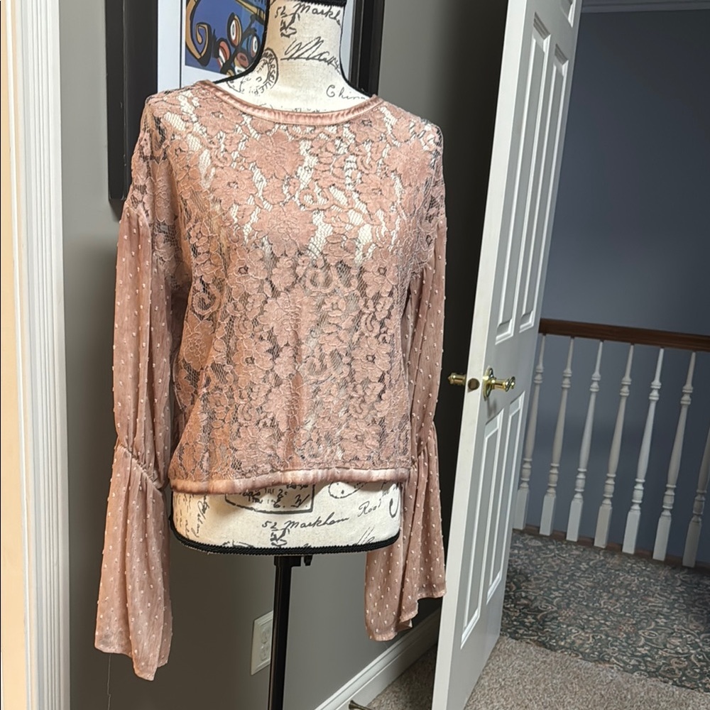 Elegant Lace Bell Sleeve Top - Pink